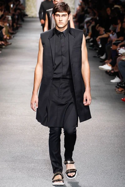 Look 34